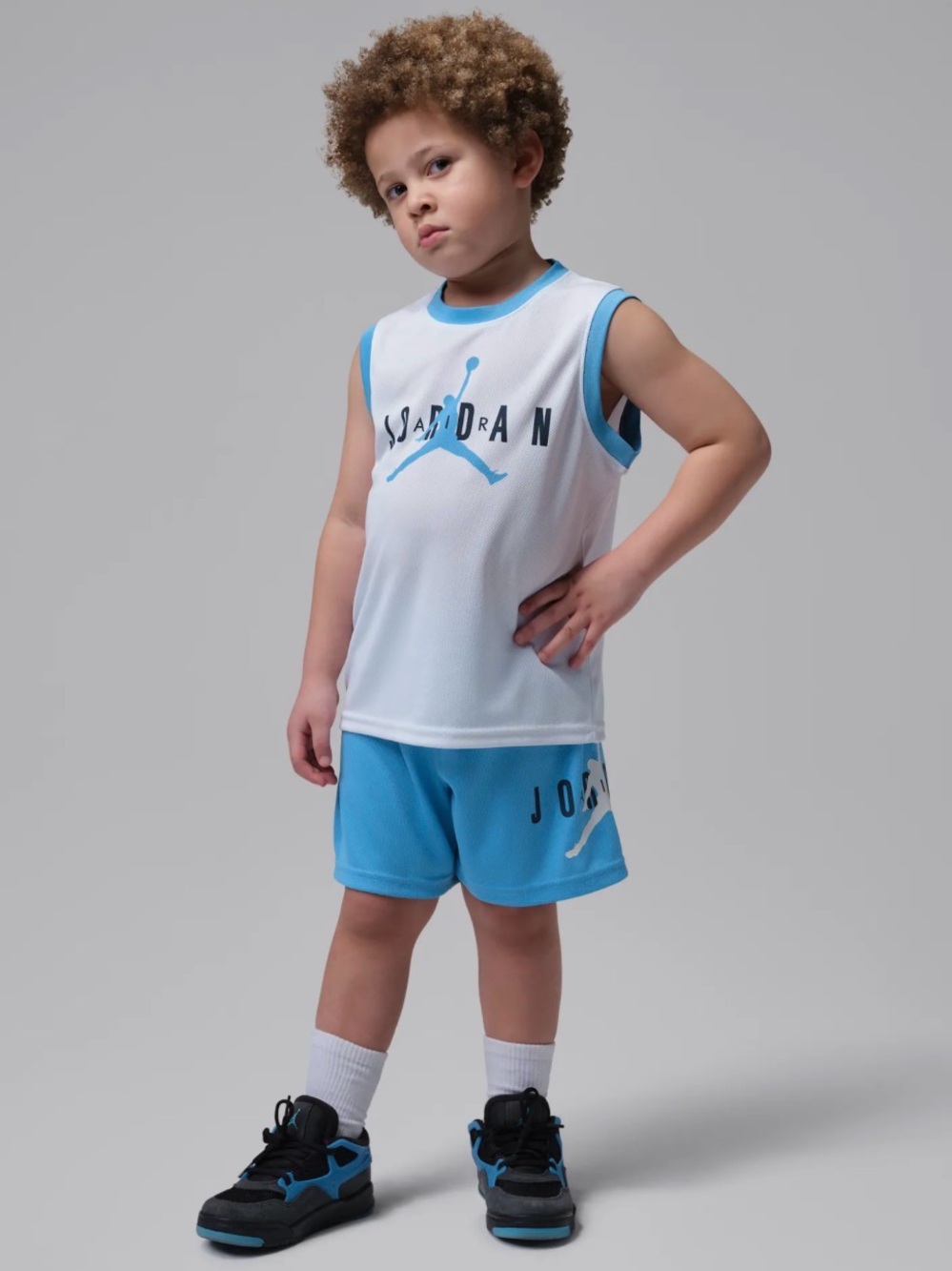 Jordan Kids Basketball Set in White and Light Blue